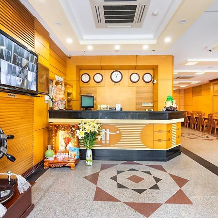 Lucasta Saigon Hotel โฮจิมินห์ซิตี้ ภายนอก รูปภาพ