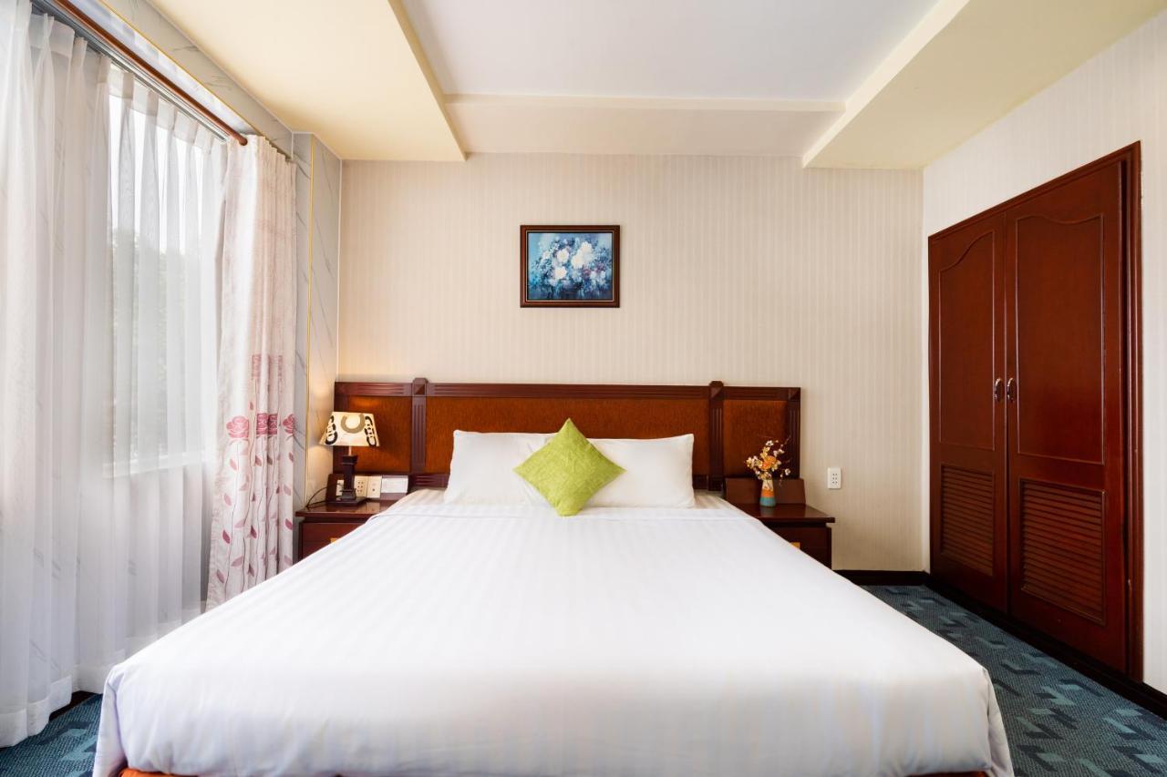 Lucasta Saigon Hotel โฮจิมินห์ซิตี้ ภายนอก รูปภาพ