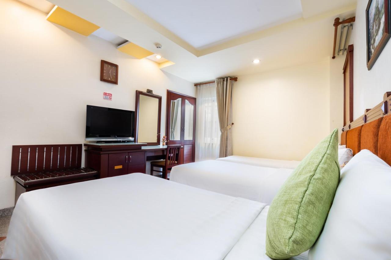 Lucasta Saigon Hotel โฮจิมินห์ซิตี้ ภายนอก รูปภาพ