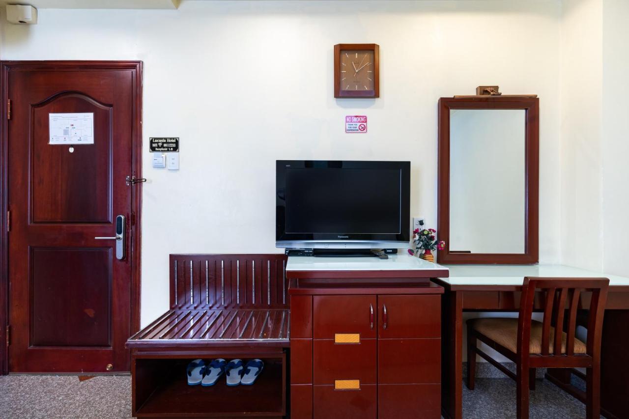 Lucasta Saigon Hotel โฮจิมินห์ซิตี้ ภายนอก รูปภาพ