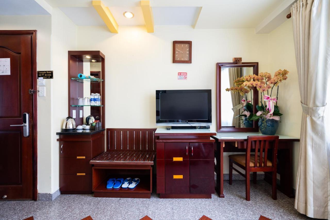 Lucasta Saigon Hotel โฮจิมินห์ซิตี้ ภายนอก รูปภาพ