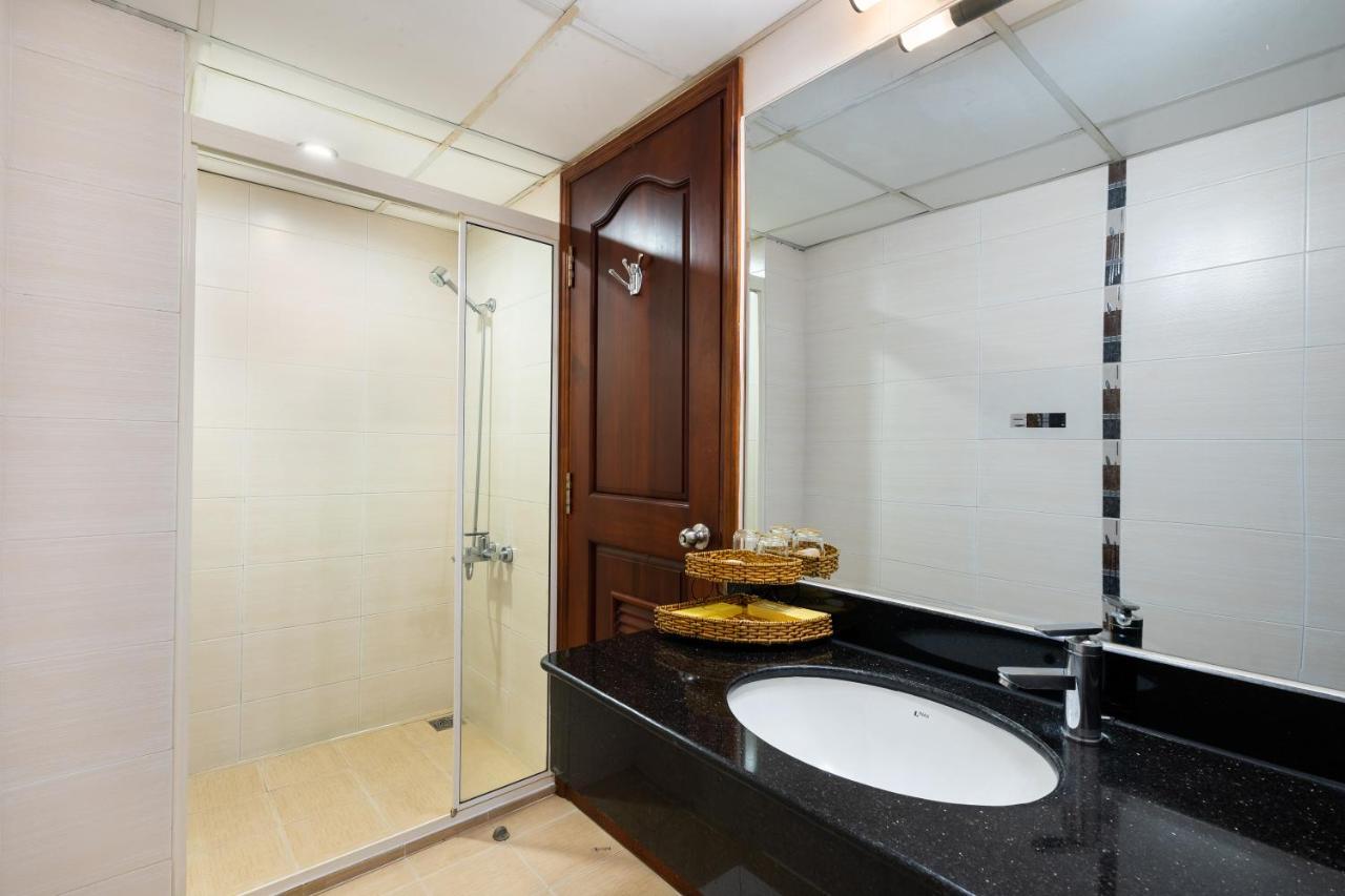 Lucasta Saigon Hotel โฮจิมินห์ซิตี้ ภายนอก รูปภาพ