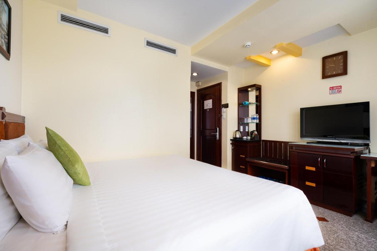 Lucasta Saigon Hotel โฮจิมินห์ซิตี้ ภายนอก รูปภาพ