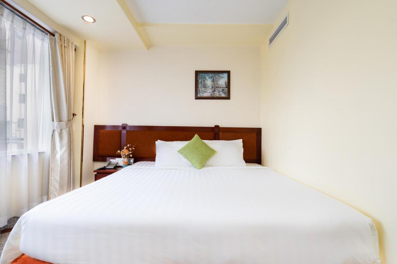 Lucasta Saigon Hotel โฮจิมินห์ซิตี้ ภายนอก รูปภาพ