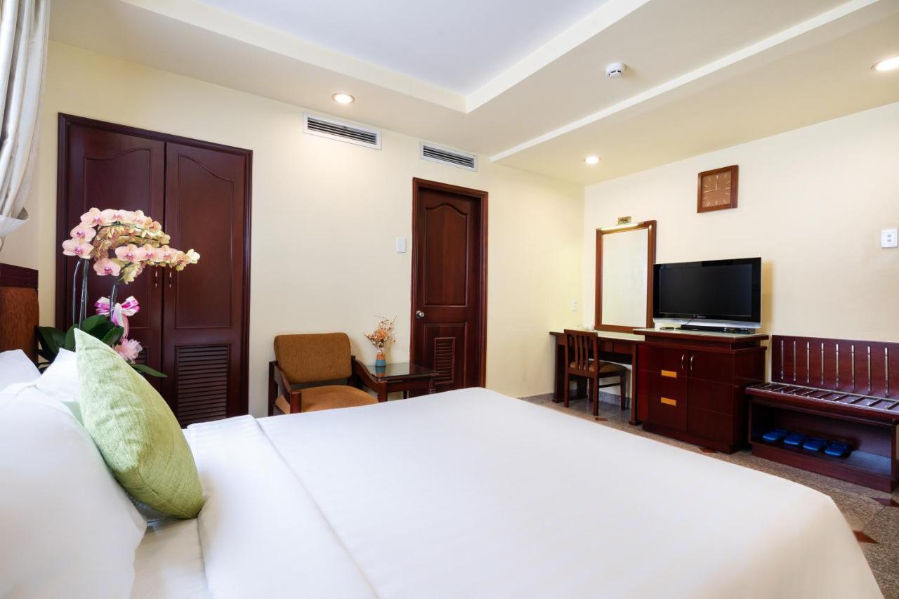 Lucasta Saigon Hotel โฮจิมินห์ซิตี้ ภายนอก รูปภาพ