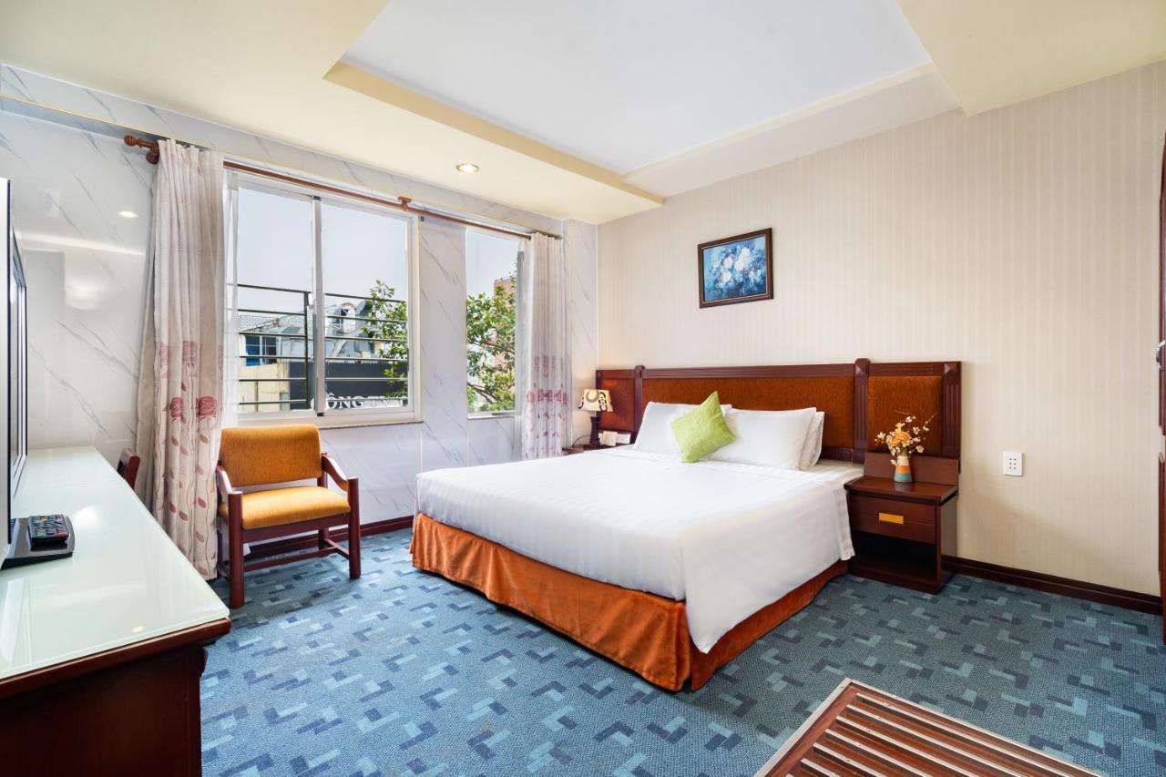 Lucasta Saigon Hotel โฮจิมินห์ซิตี้ ภายนอก รูปภาพ