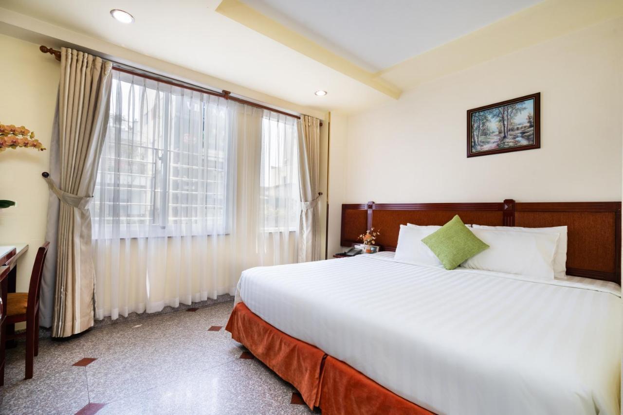 Lucasta Saigon Hotel โฮจิมินห์ซิตี้ ภายนอก รูปภาพ