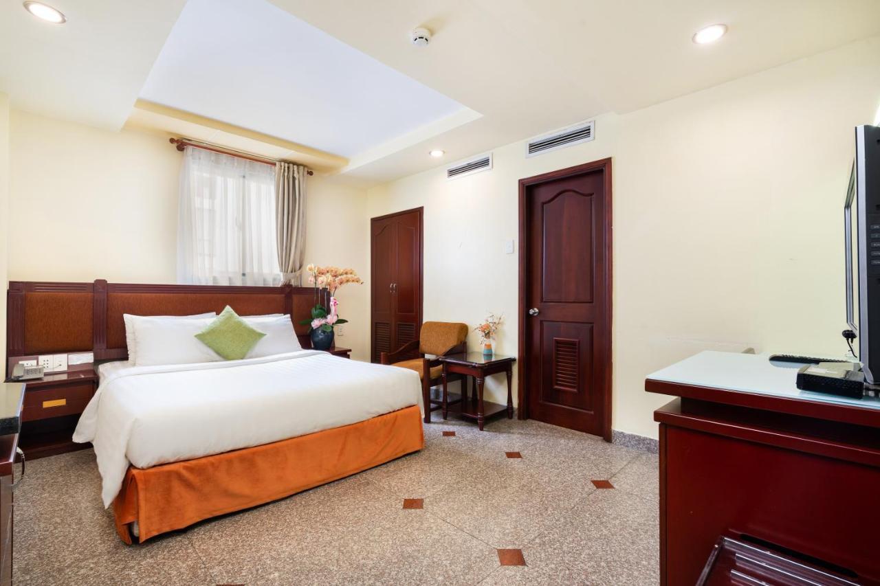 Lucasta Saigon Hotel โฮจิมินห์ซิตี้ ภายนอก รูปภาพ