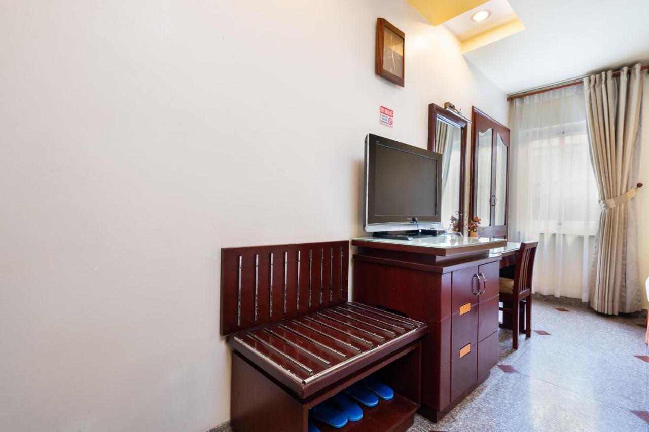 Lucasta Saigon Hotel โฮจิมินห์ซิตี้ ภายนอก รูปภาพ
