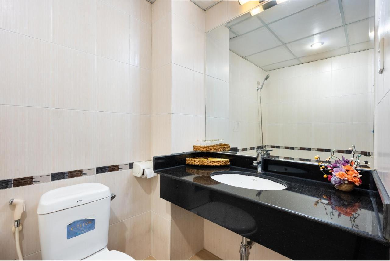 Lucasta Saigon Hotel โฮจิมินห์ซิตี้ ภายนอก รูปภาพ