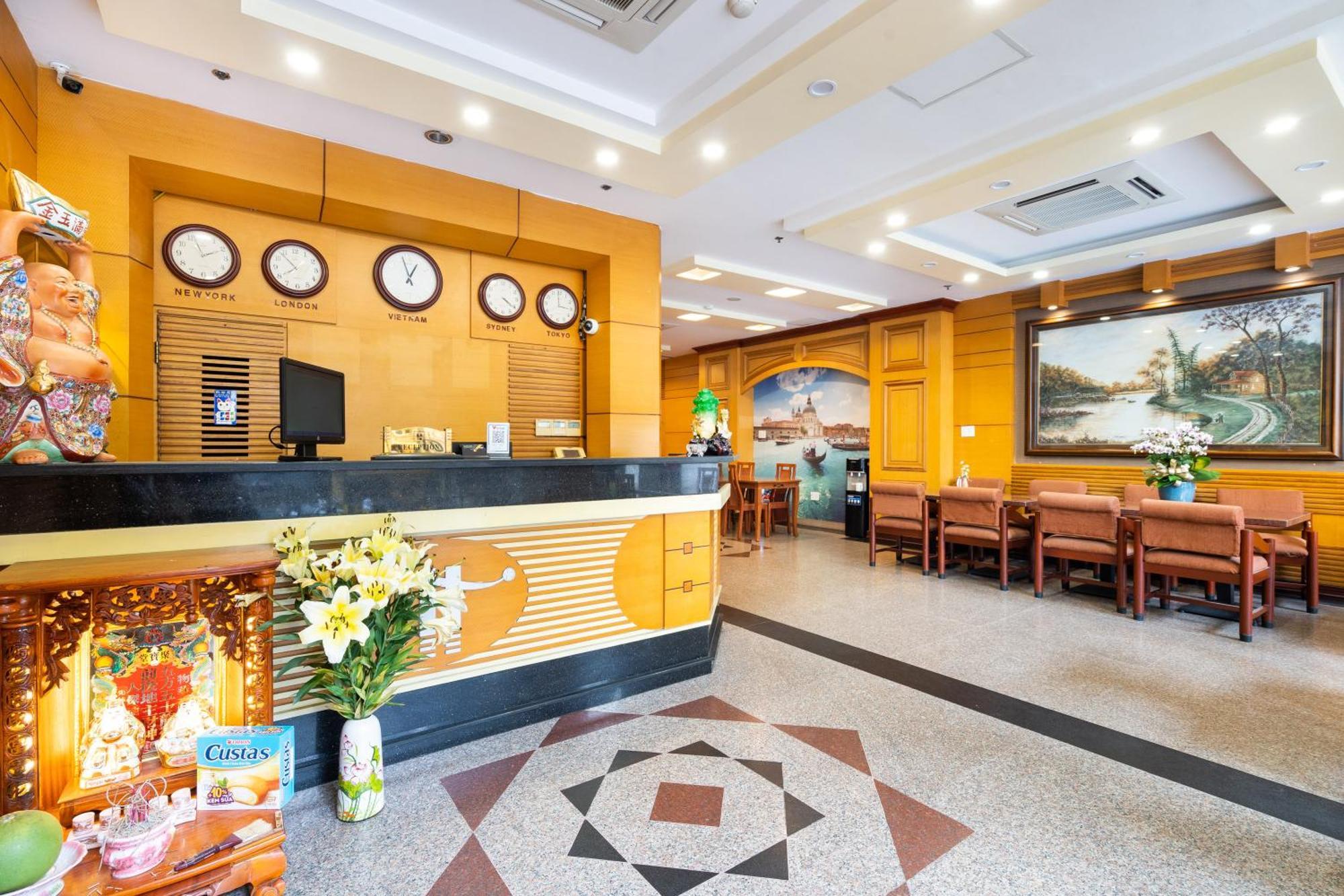 Lucasta Saigon Hotel โฮจิมินห์ซิตี้ ภายนอก รูปภาพ
